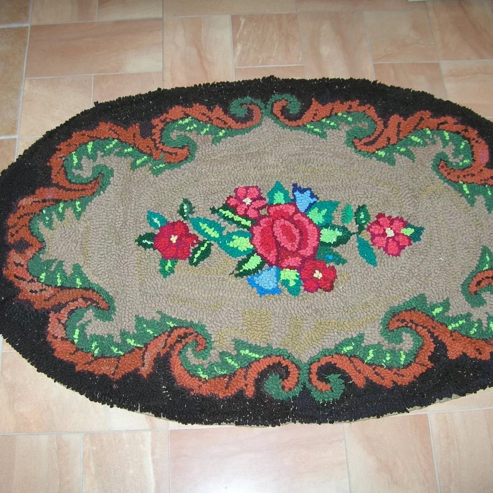 ANTIQUE HAND MADE LOOP HOOK FLORAL FLOWERS RUG 31
